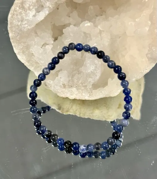 Bilde av Armbånd Sodalitt 4mm