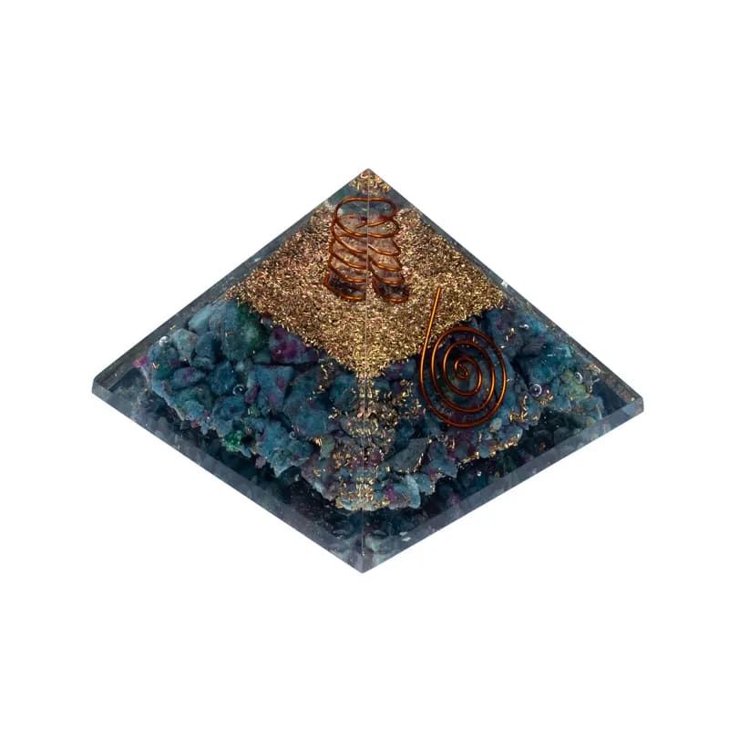 Orgonitt Pyramide Rubin i Kyanitt